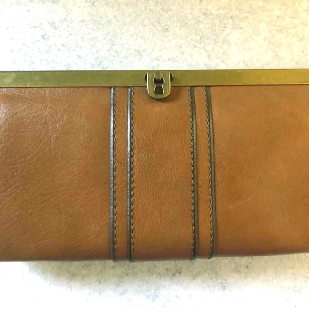 Fossil Clutch